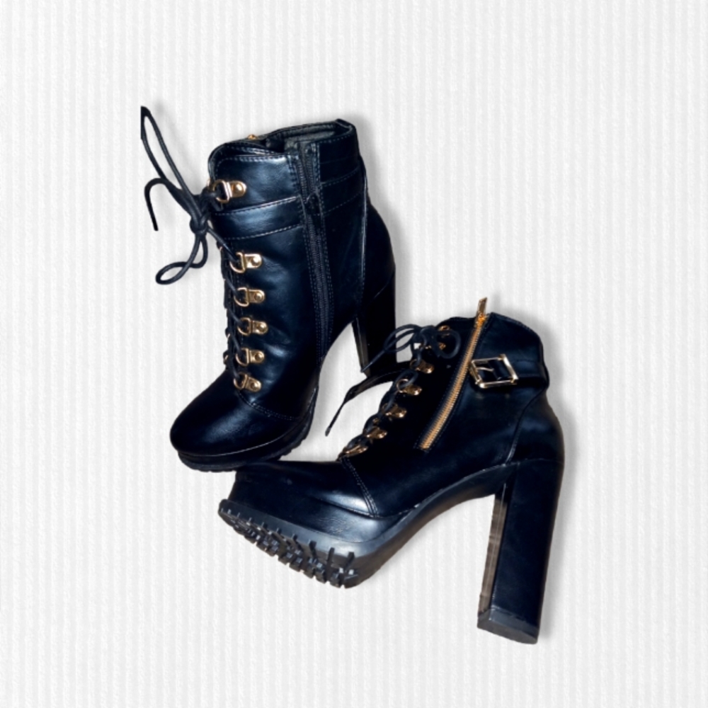 Black heeled Booties